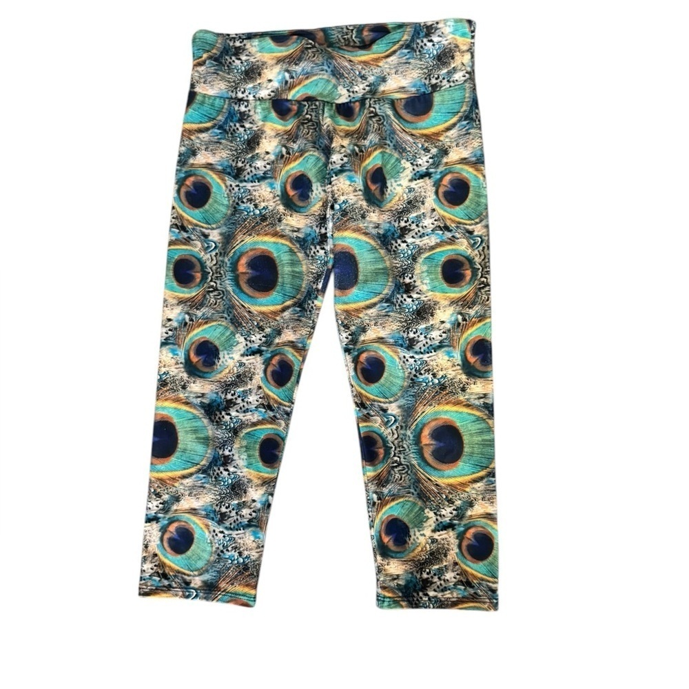 Onzie Peacock Capri leggings in size s/m. In great pre-owned condition